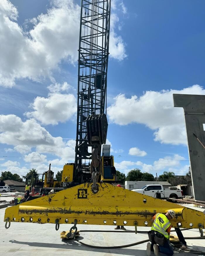 Images Reliable Crane Service