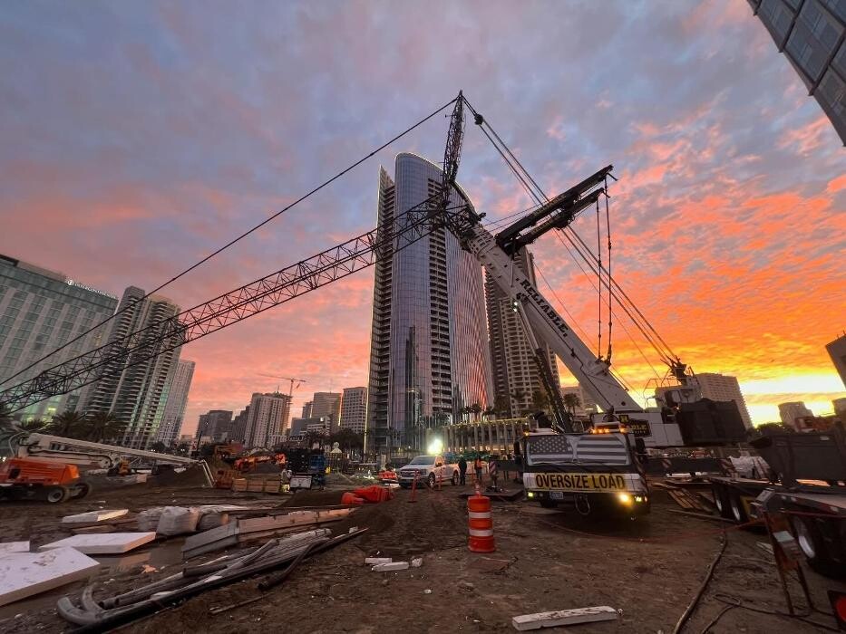 Images Reliable Crane Service