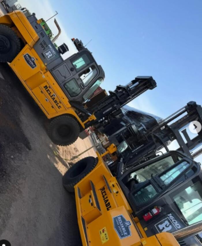 Images Reliable Crane Service