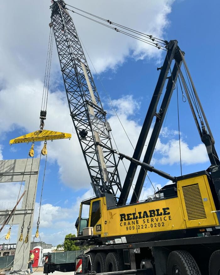 Images Reliable Crane Service