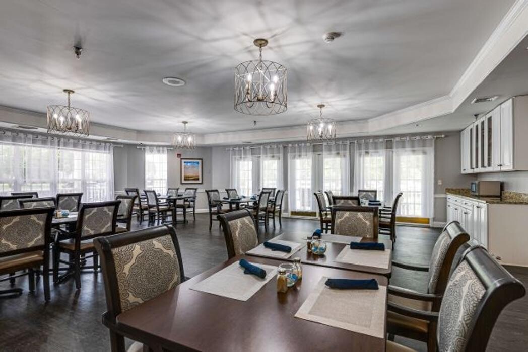 Images Charter Senior Living of Franklin