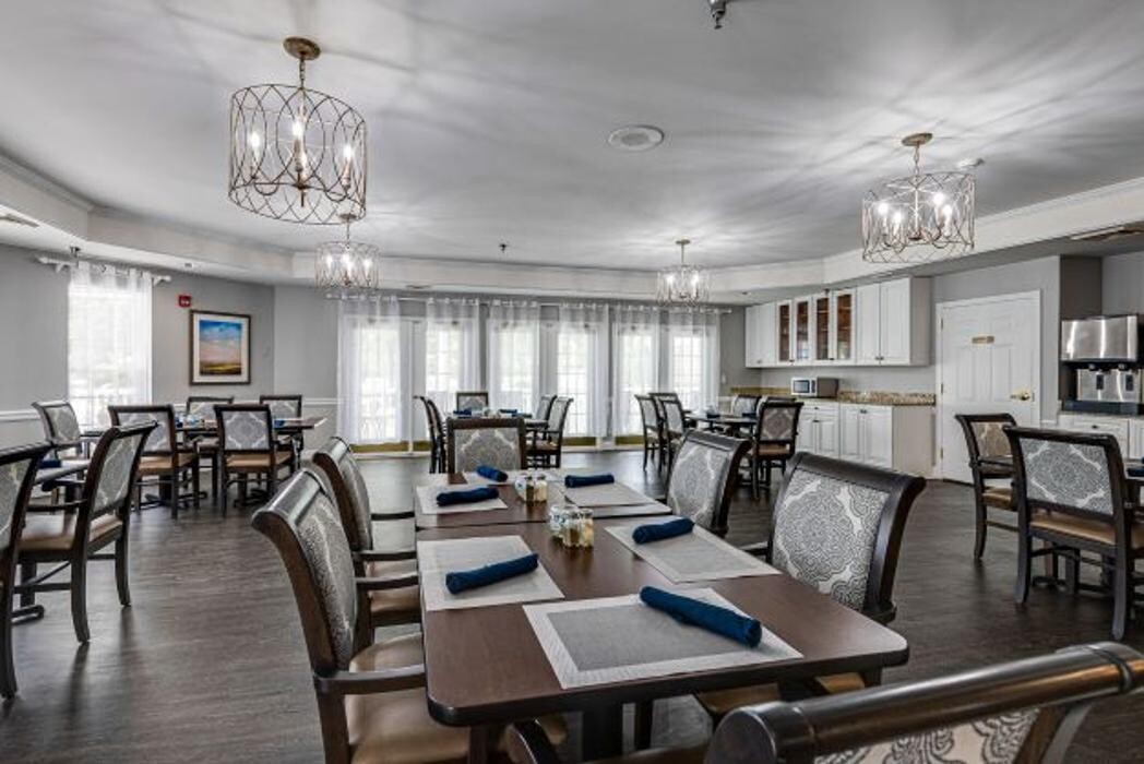 Images Charter Senior Living of Franklin