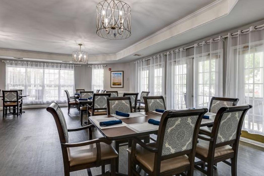 Images Charter Senior Living of Franklin