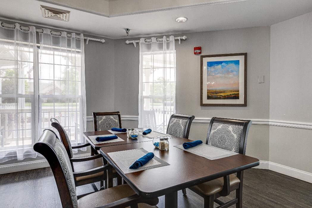 Images Charter Senior Living of Franklin