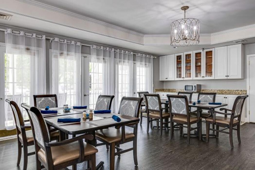 Images Charter Senior Living of Franklin