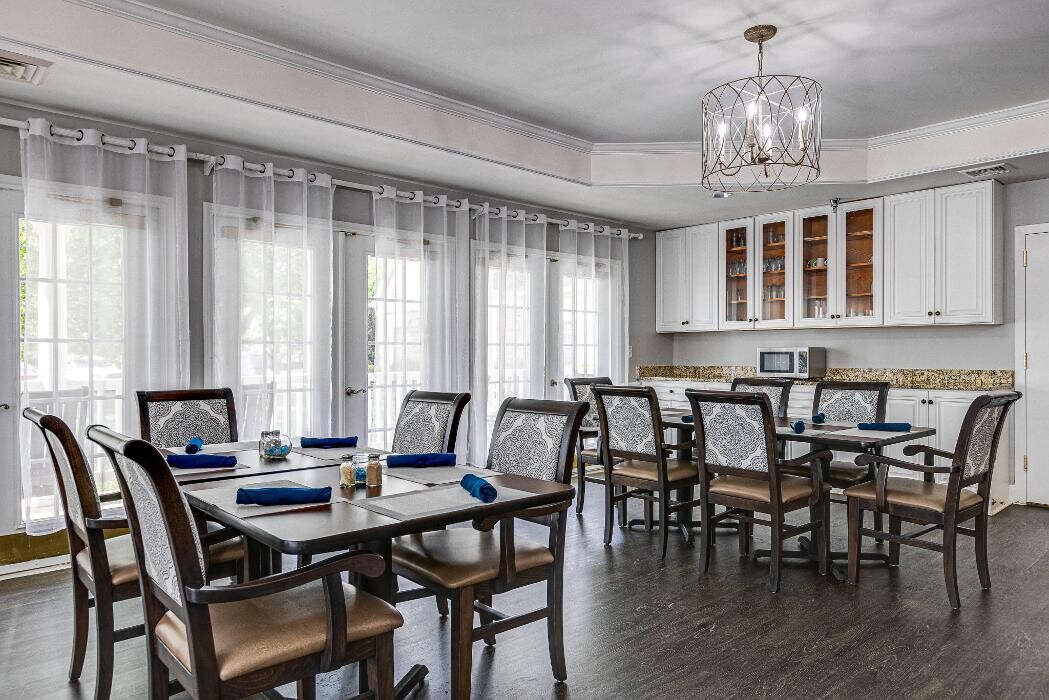 Images Charter Senior Living of Franklin