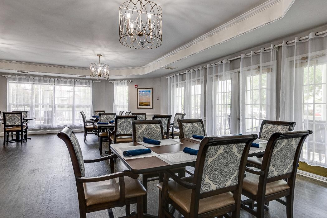 Images Charter Senior Living of Franklin