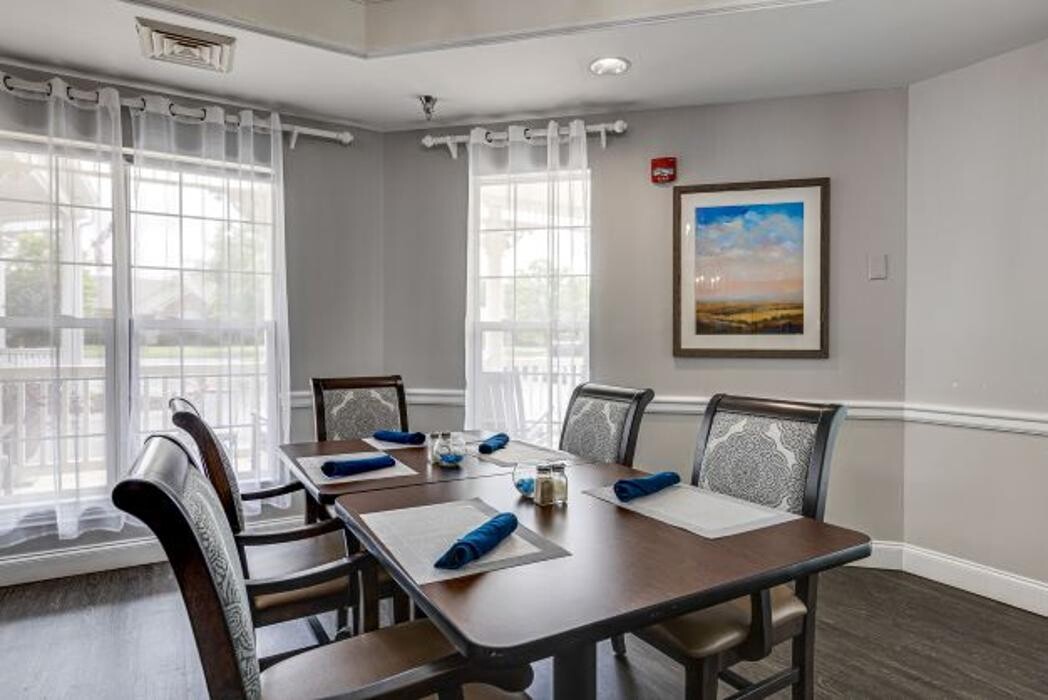 Images Charter Senior Living of Franklin