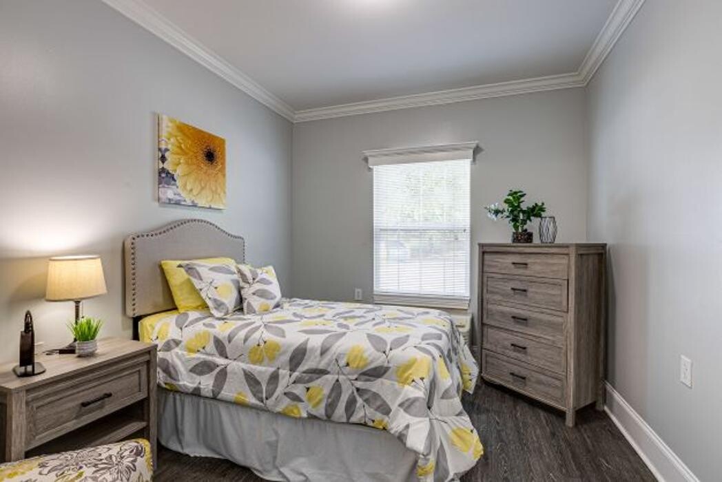 Images Charter Senior Living of Franklin