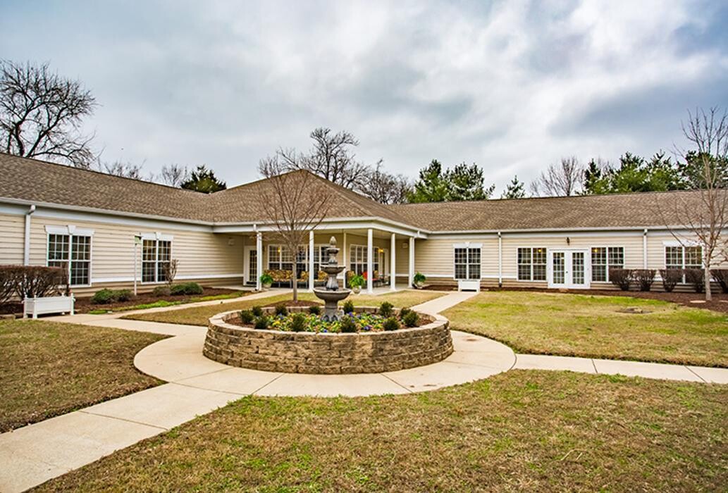 Images Charter Senior Living of Franklin