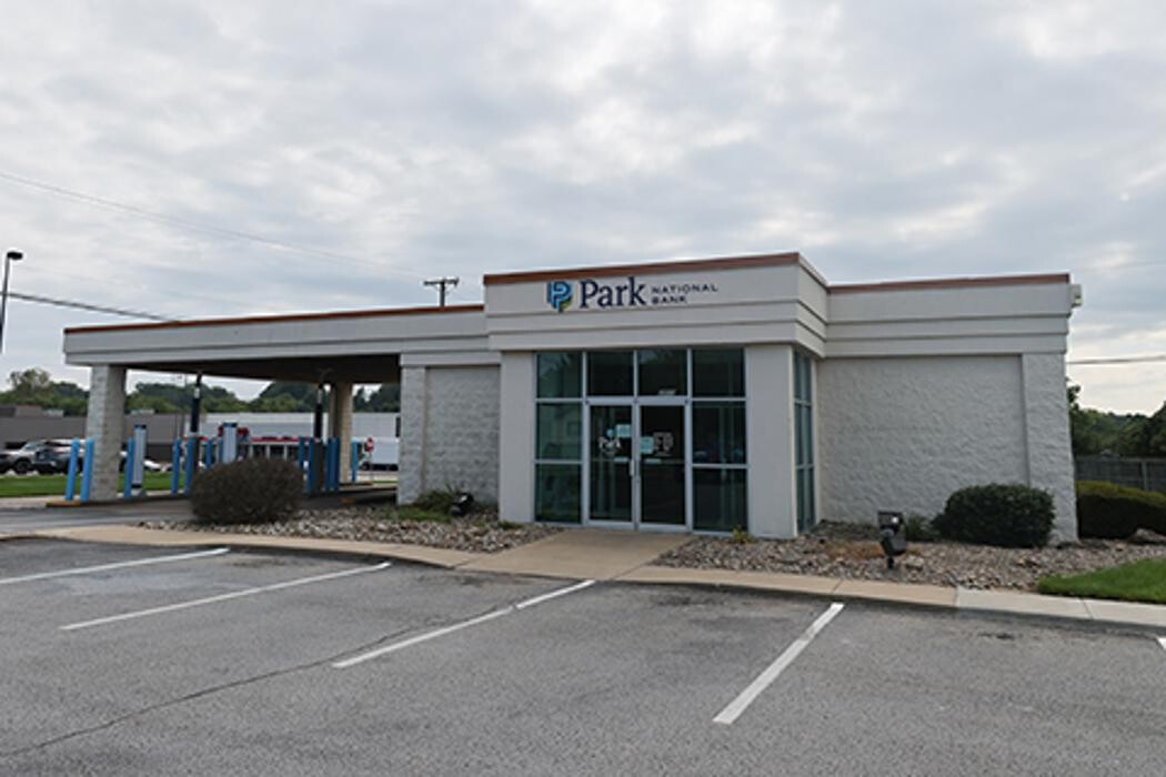 Images Park National Bank: Zanesville Maysville Pike Office