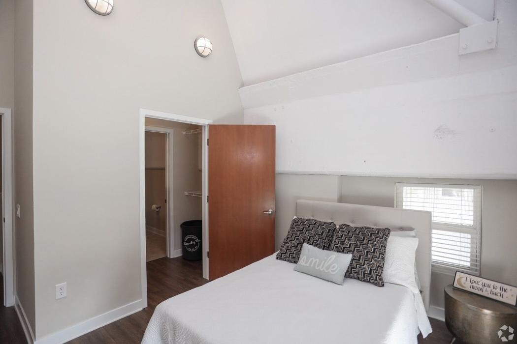 Images RiverFront Lofts