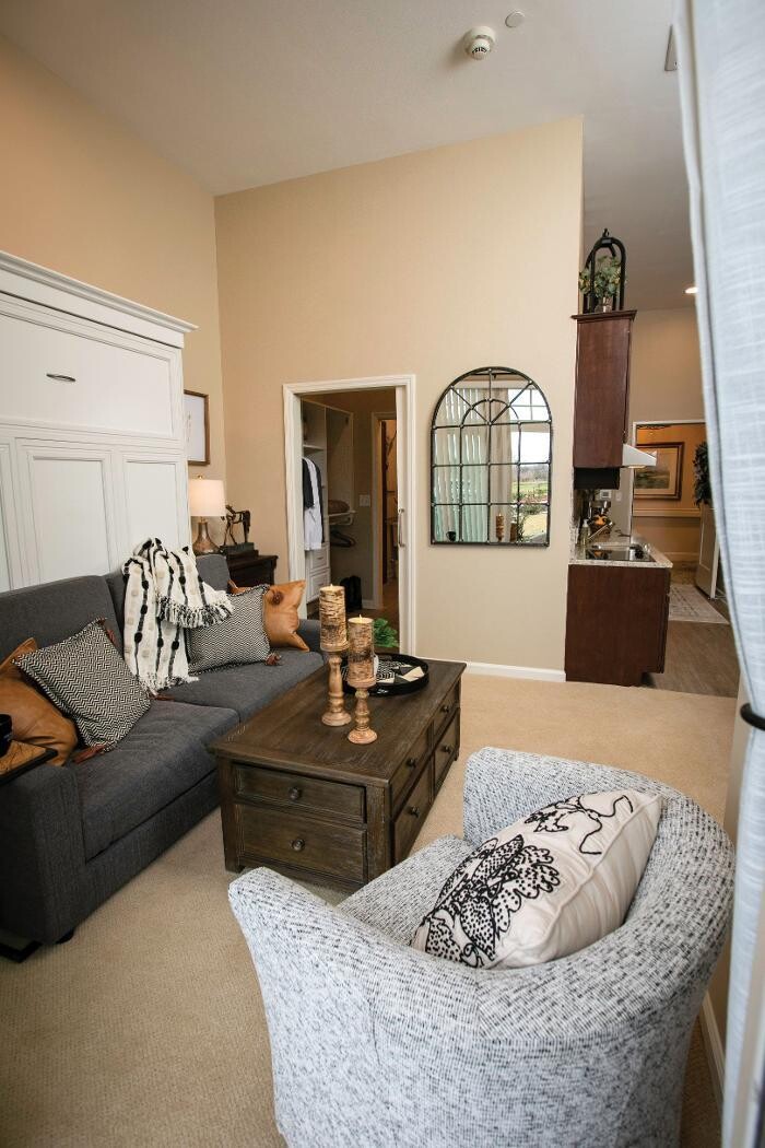 Images Grand Living At Tower Place