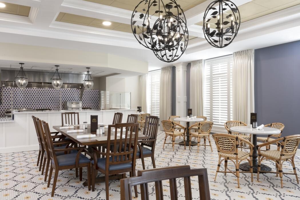 Images Grand Living At Tower Place