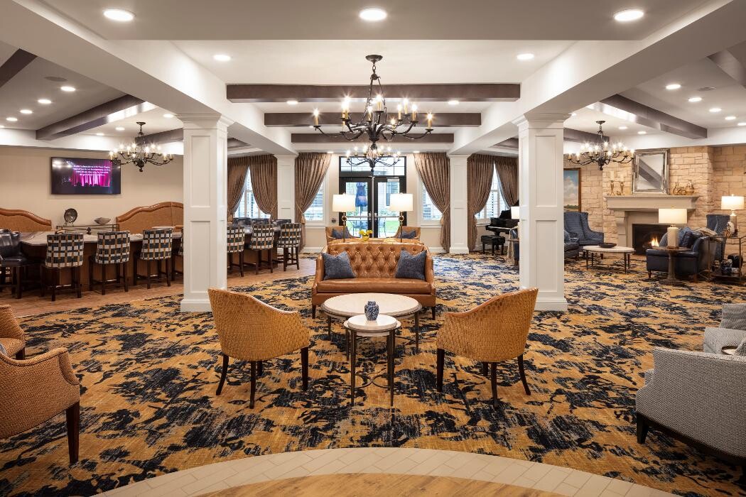 Images Grand Living At Tower Place