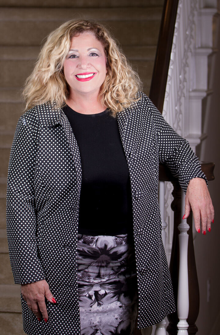 Images Mona Flaum - SoCal Realtor