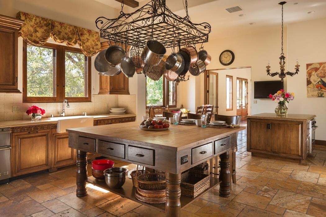 Images The Vine & Rose