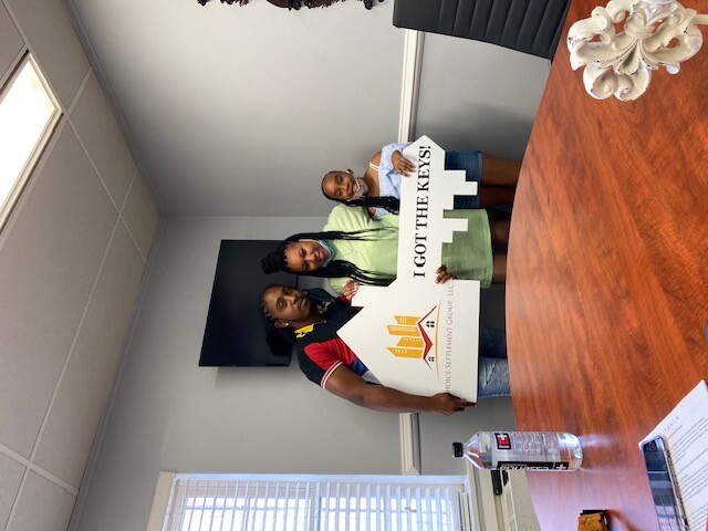 Images Melody Briscoe, Realtor-Samson Properties