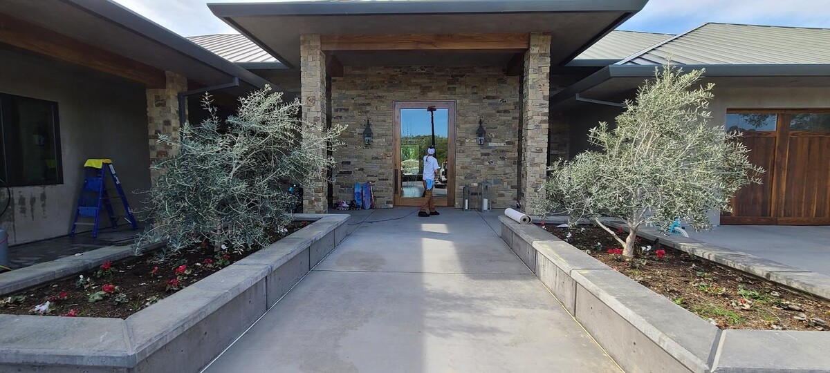 Images Visibly Clean Window Cleaning