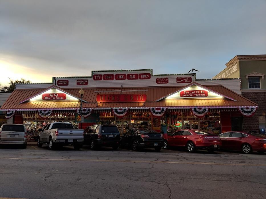 Images Dick's 5 & 10