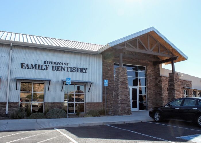 Images Riverpoint Family, Cosmetic and Implant Dentistry